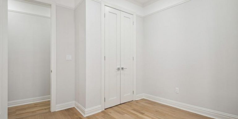 07_575RiversideDr_Apt42_178002_PrimaryBedroom_LowRes