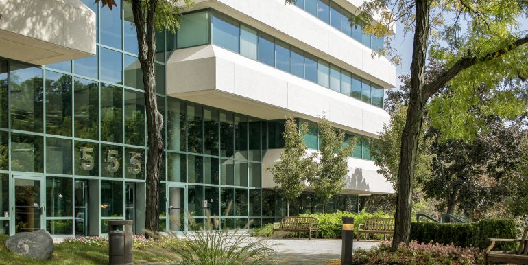 555 Building Ext Entrance