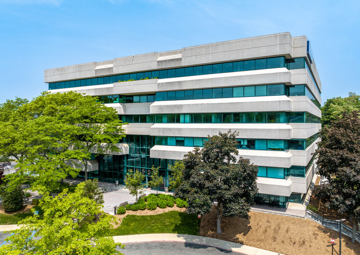 555 Taxter Road – Elmsford, NY 10523 – 16,915 sq. ft.