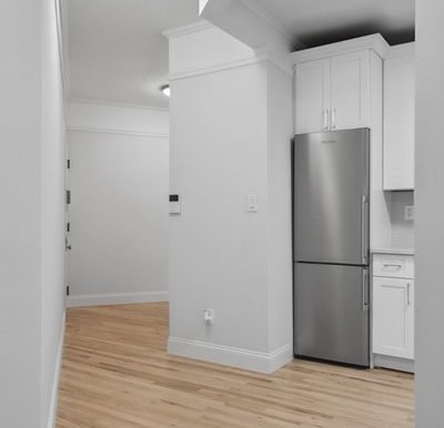 05_575RiversideDr_177005_Kitchen_LowRes