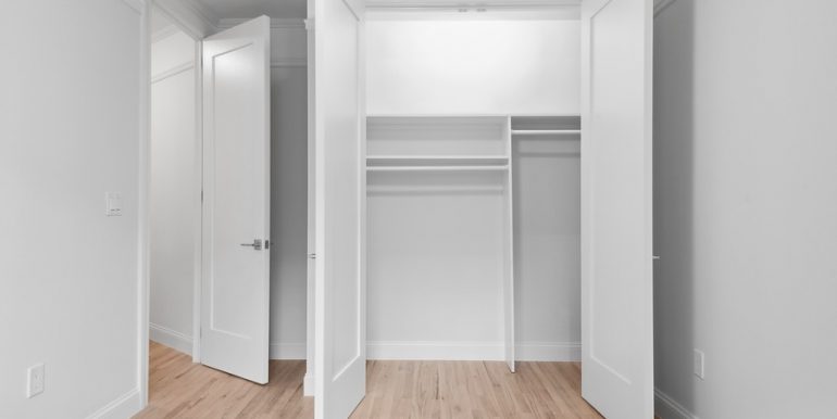 09_575RiversideDr_2010_LowRes