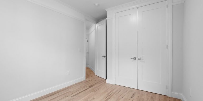 10_575RiversideDr_2011_LowRes