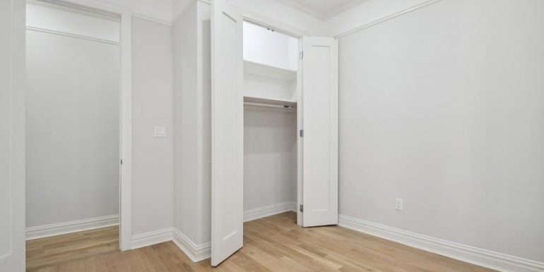 06_575RiversideDr_Apt42_178001_PrimaryBedroom_LowRes