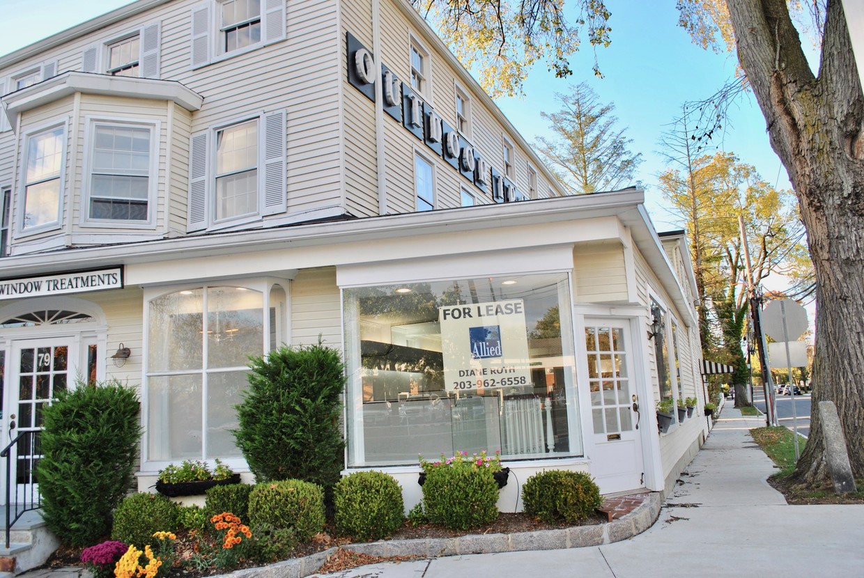 79 East Putnam Avenue Greenwich, CT 06830 2,667 sq. ft. Houlihan